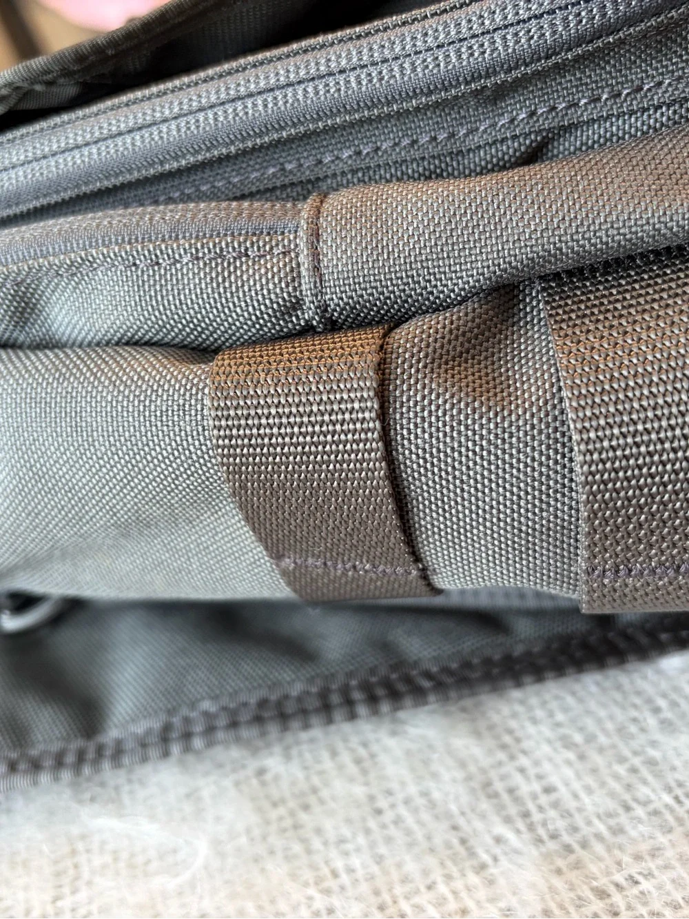 Vanquest Mobius gray 2.0 Sling/ Messenger / Tactical Bag- EUC